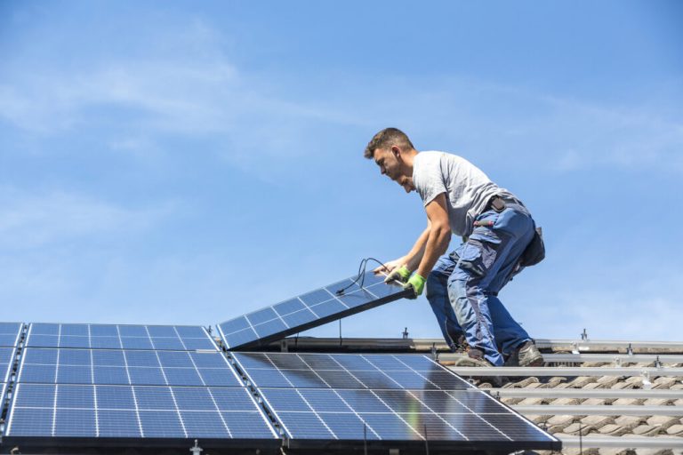 Choose The Right Solar Panels For Your Place!