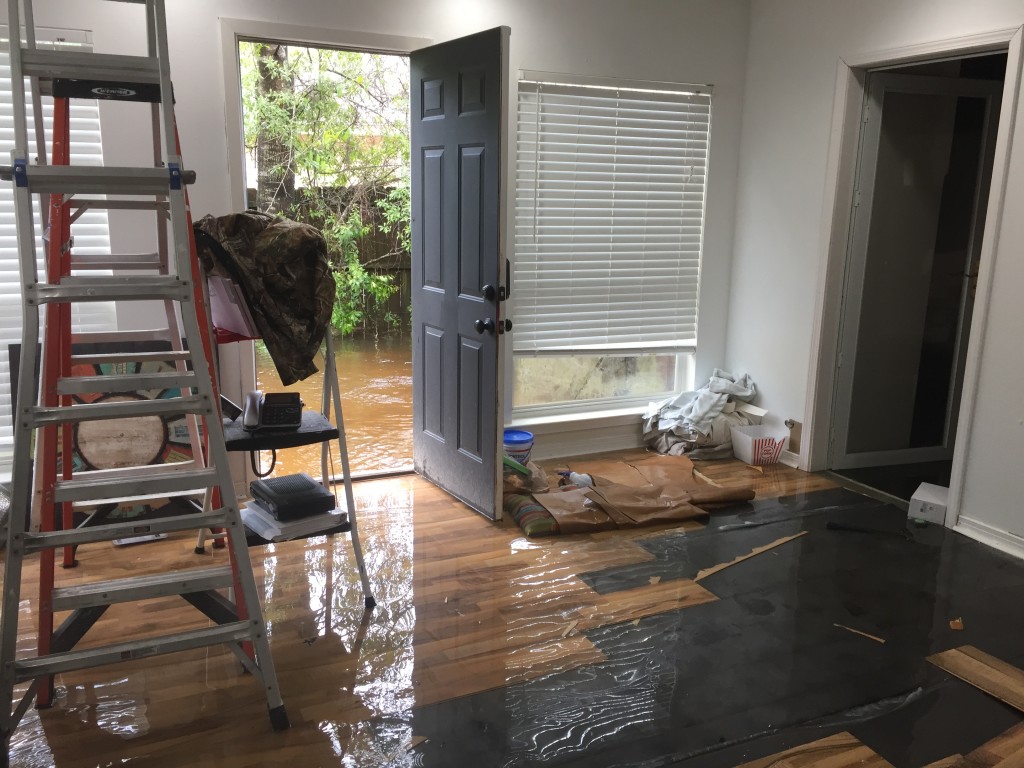 How to Find the Best Water Damage Restoration Service