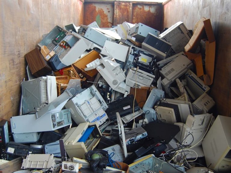 How to Properly Dispose of Your Old Electronics