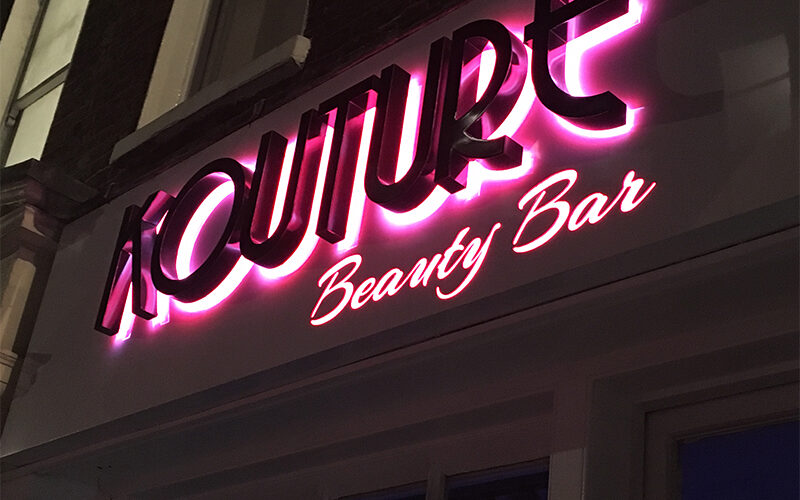 Why Choose Illuminated Signs For A Business